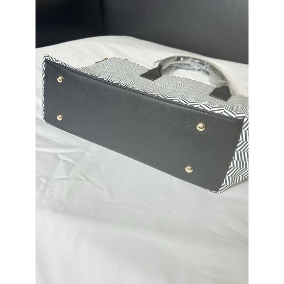 Trina Turk Tote Double Handled Shoulder Strap Black White Zigzag Bag NWT - Picture 3 of 13